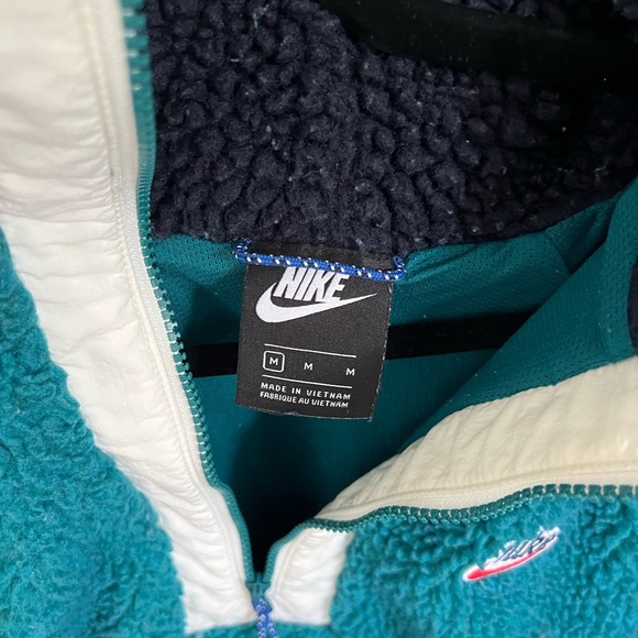 Men’s Nike Quarter Zip Pullover - Picture 2 of 2